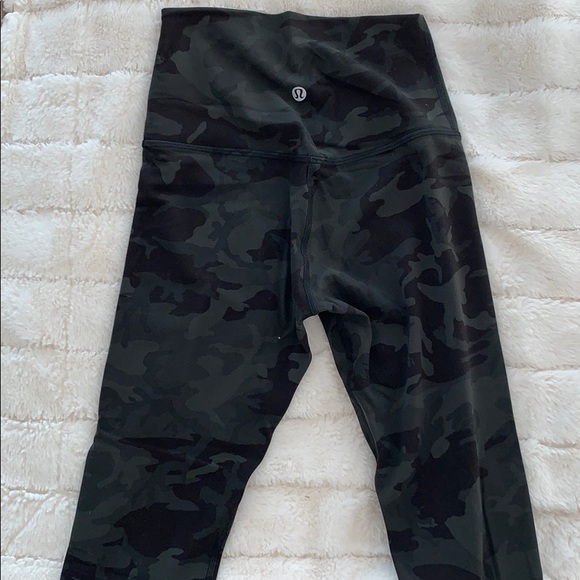 Lululemon align 21” crop - Picture 3 of 4